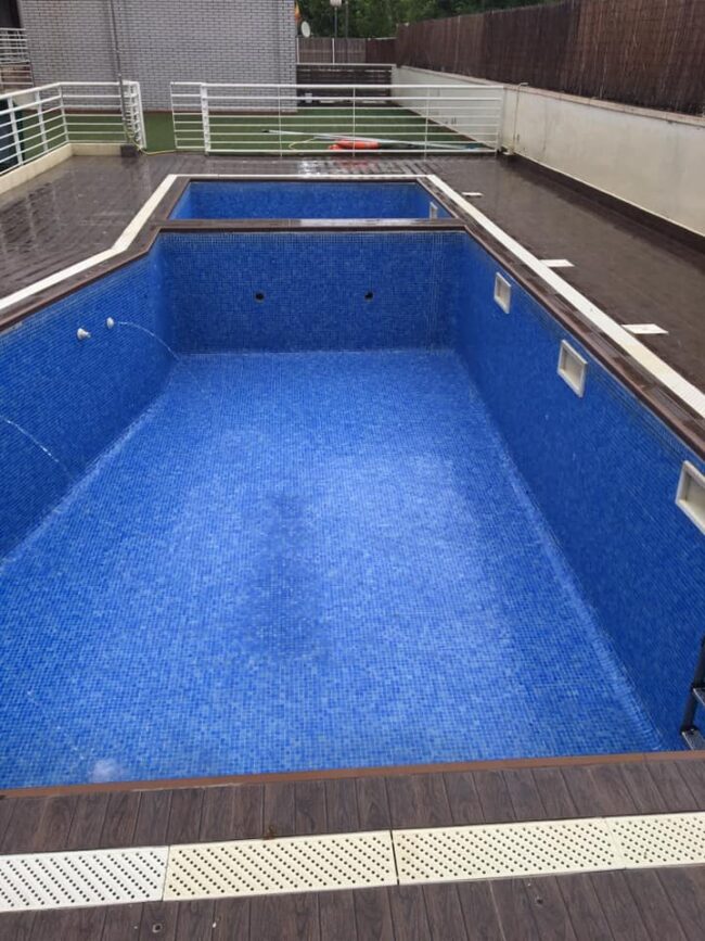 LIMPIEZA Y PUESTA A PUNTO DE LA PISCINA